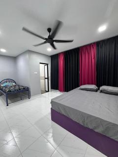 Alor Setar Homestay at Kuala Kedah 4 Rooms 2 Bathroom - 2