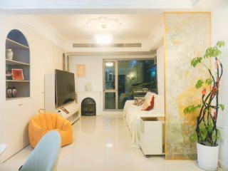 iHome-Lujiazui Riverside, Business Friendly, Extra-Large 90sqm 1-Bed, Sleeps 4, Designer Interiors, Deluxe Shanghai Living - 3