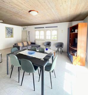Villa "Jane", quiet, luxurious, family friendly, spacious, close to the beach! - 1