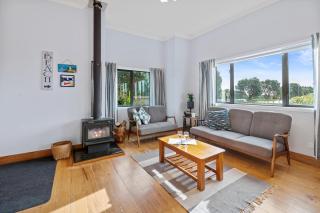 Ekhaya - New Plymouth Holiday Home - 6
