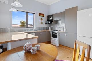 Ekhaya - New Plymouth Holiday Home - 1
