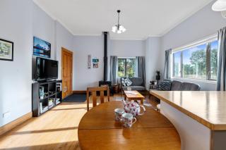 Ekhaya - New Plymouth Holiday Home - 2
