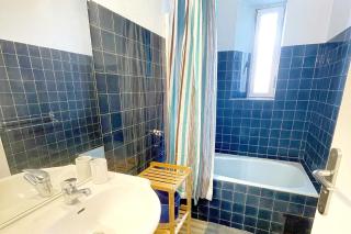 Apartment with balcony - sea view - 4