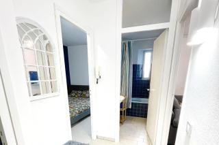 Apartment with balcony - sea view - 3