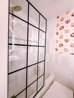 Boho-Chic Guesthouse near South Congress with 2 Kings & Parking - 6