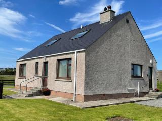 Self Catering house with lovely sea views, 44 Back - 0