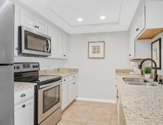 Renovated Beachfront Condo with Ocean Views - 7