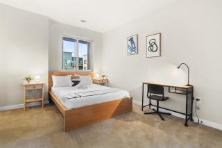 Spacious 2BR plus Den - Pool Balcony & 3 Queens - 6