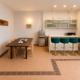 Courtyard by Heritage Row - 1