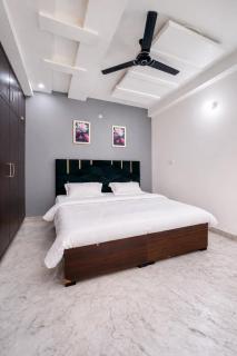Spacious 2BHK Apartment - Near India Expo Mart - 3