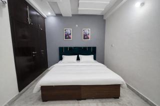 Spacious 2BHK Apartment - Near India Expo Mart - 5