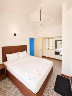 White Turtle Villa & Rooms by the sea - 2