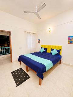 4 Bedroom Villa Baga Beach Calangute - Private Plunge pool - Kitchen - Wifi - TV - 2