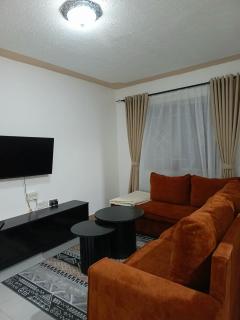 One bedroom Airbnbs meru - 3