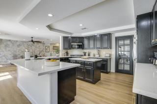 Extended-Stay Vegas Retreat w/ Private Pool & Spa - 2
