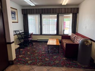 Roseville Budget Inn - 5