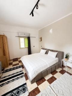 Bedro Guest House 2 Private Rooms 30 Sec to Beach - 6