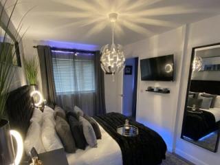 Luxury 1BHK & 2BHK Apartments With 2 Ac and Free Private Parking - 6