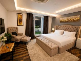 Superior One Bedroom Apartment with Balcony by Alvis Suite - Goldcrest Alfatah Mall DHA Lahore - 9