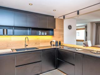Apartment Chesa Zentrum 10B by Interhome - 1