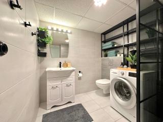 Home by Valuoja Park with Private Entrance and Parking - 4