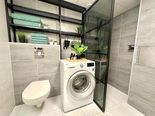 Home by Valuoja Park with Private Entrance and Parking - 1