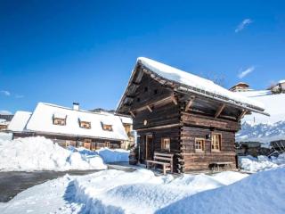Holiday Home Franzosenstüberl - Uriger Troadkasten by Interhome - 0