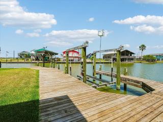 The Salty Dog at Copano Bay - 8