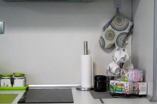 Stylish 2BDR & Central Location & Free Parking - 5