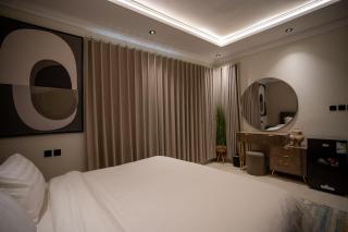 One-bedroom apartment with a living room, opposite the financial center, with smart access - 0
