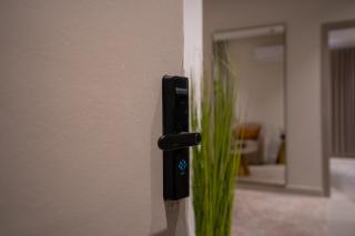 One-bedroom apartment with a living room, opposite the financial center, with smart access - 1