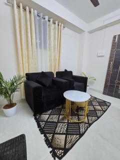Lavish Abode Golden & White - 6