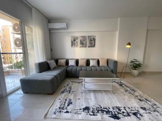 Spacious 165m Family Apartment in Al Rehab Close to Airport - 0