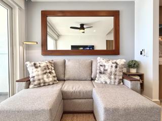 Oceanfront Condo 500Mbps WiFi & Desk - 5