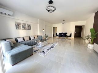 Spacious 165m Family Apartment in Al Rehab Close to Airport - 9