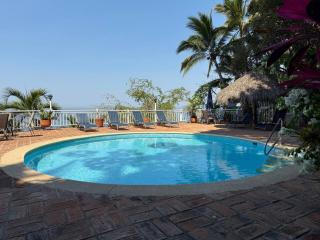 Oceanfront 2BR Loft Fast WiFi Views - 1