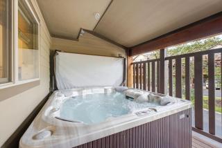 Ski Haven Elegant Townhome with Private Hot Tub - 7