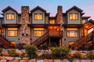Ski Haven Elegant Townhome with Private Hot Tub - 6