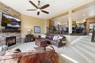 Ski Haven Elegant Townhome with Private Hot Tub - 5