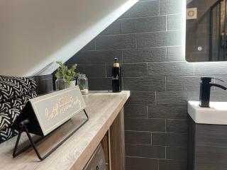 Oak View Lodge, Modern Rural Studio near Ipswich & Woodbridge - 1