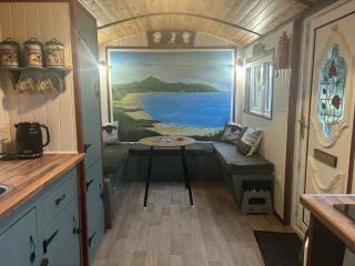 The Chestnut Hut - 3