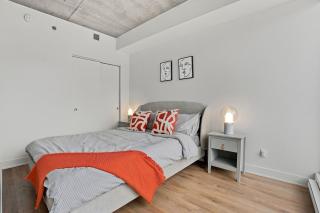 Sleek 1BR Montreal Stay - Gym - Sleeps 4 - 1