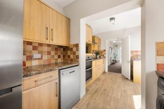 Arnside - Spacious 10-Bedroom Seaside Cottage with Hot Tub - 1