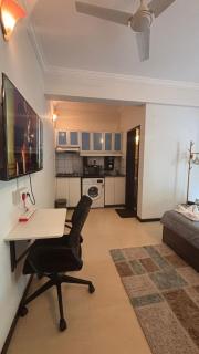 Cozy studio home with Pool Near Tito's & Bagabeach - 8