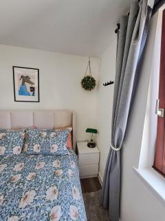 Double Rooms with Shared Bathroom Near The Shore and Tram - 1