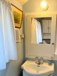 Sweet Sackville Loft - 3