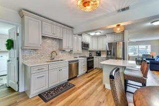 Canal-Front Gem w/ Dock & Guest Home in Cortez! - 4