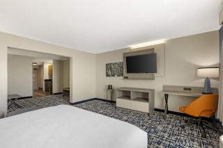 Best Western Plus Omaha Airport Inn - 1