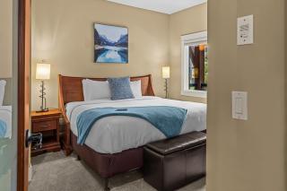 Gorgeous Mountain Condo - Pool & Hot Tub - 9