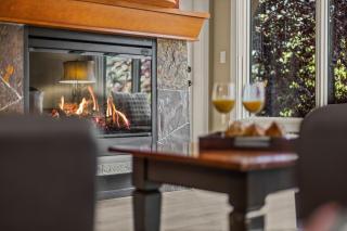 Gorgeous Mountain Condo - Pool & Hot Tub - 6